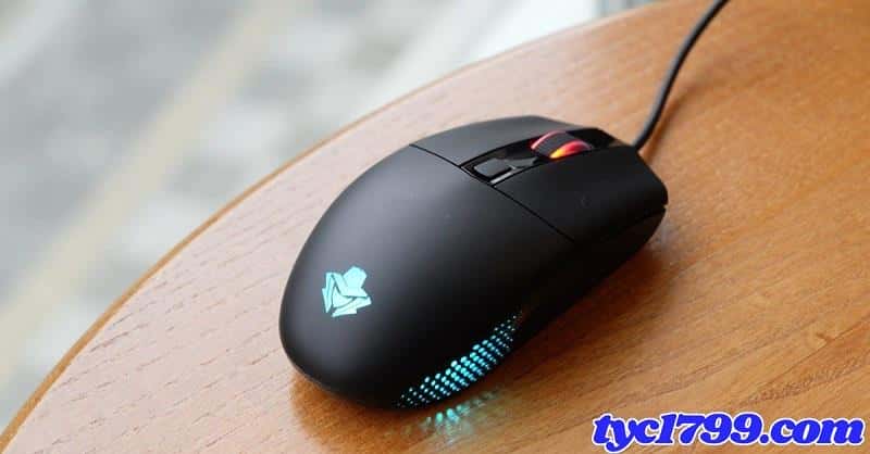 電競滑鼠著重於DPI與IPS兩部份!